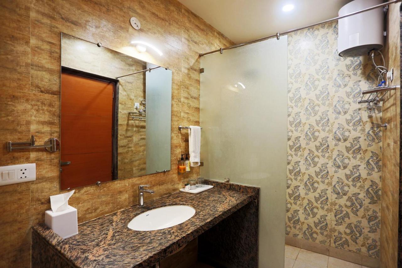 Capital O Green Palms Near Jhilmil Metro Station Otel Yeni Delhi Dış mekan fotoğraf